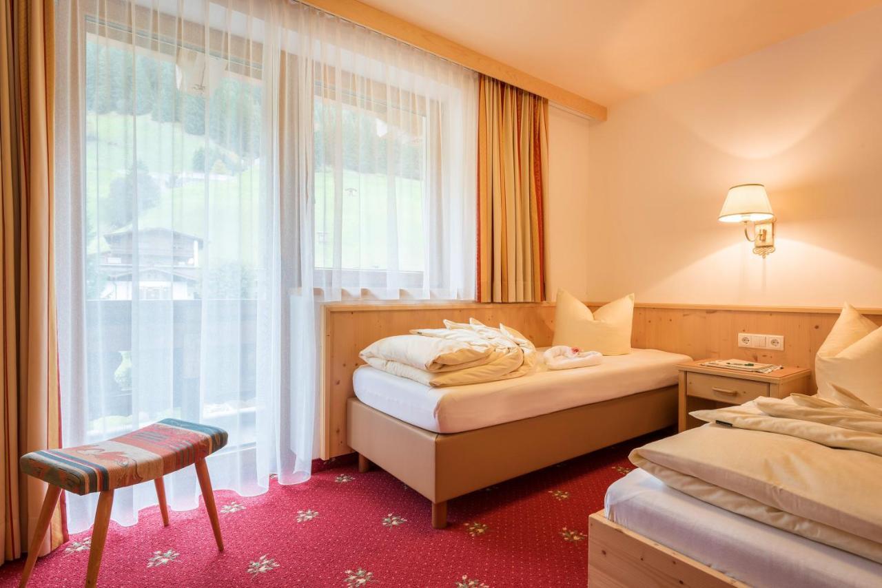 Hotel Pinzger Тукс Екстериор снимка