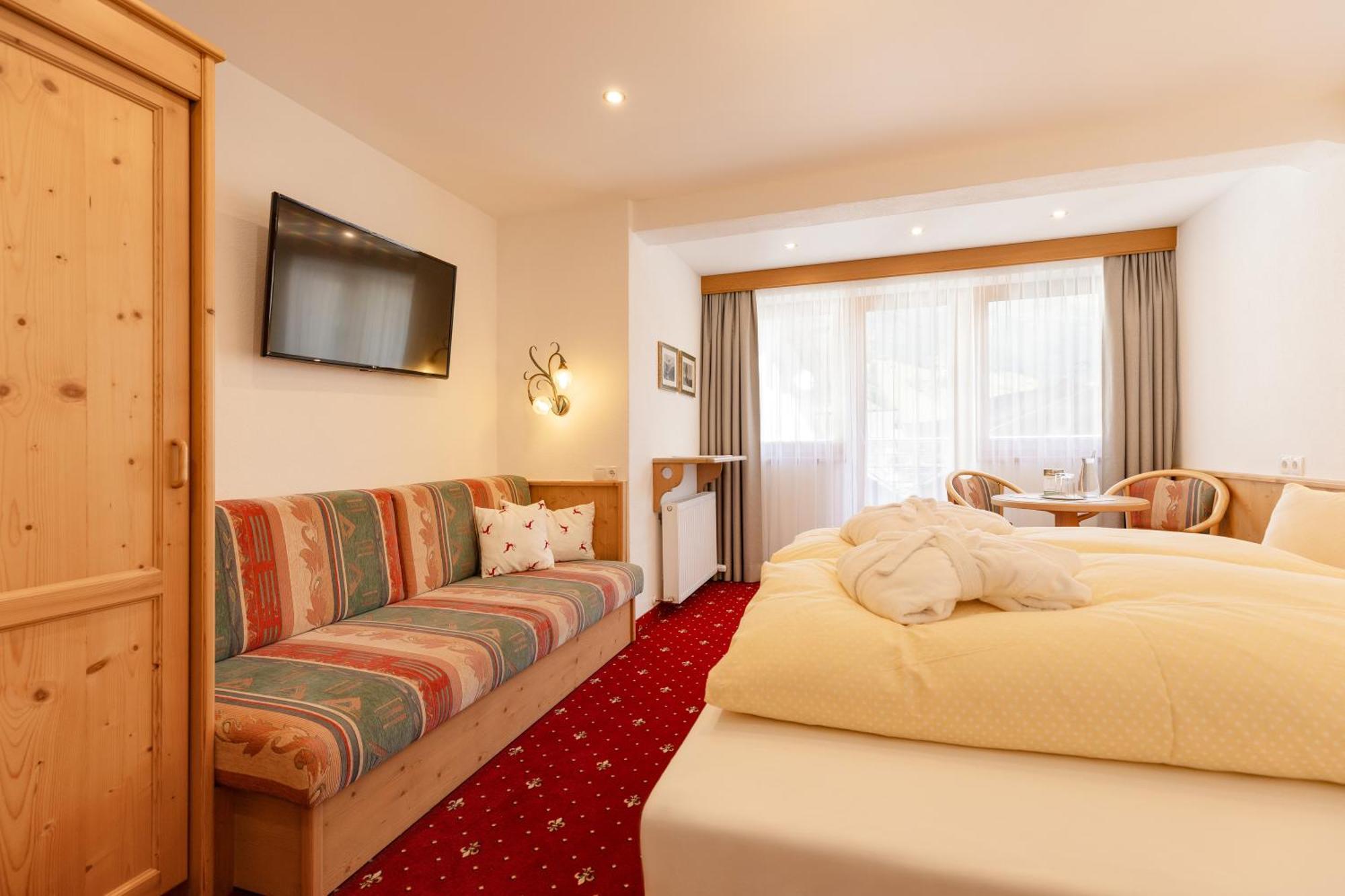 Hotel Pinzger Тукс Екстериор снимка