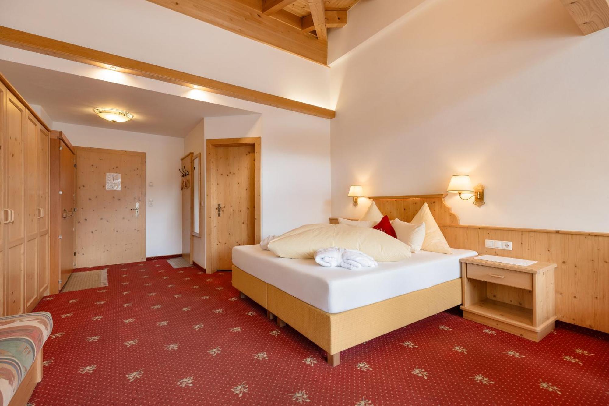 Hotel Pinzger Тукс Екстериор снимка