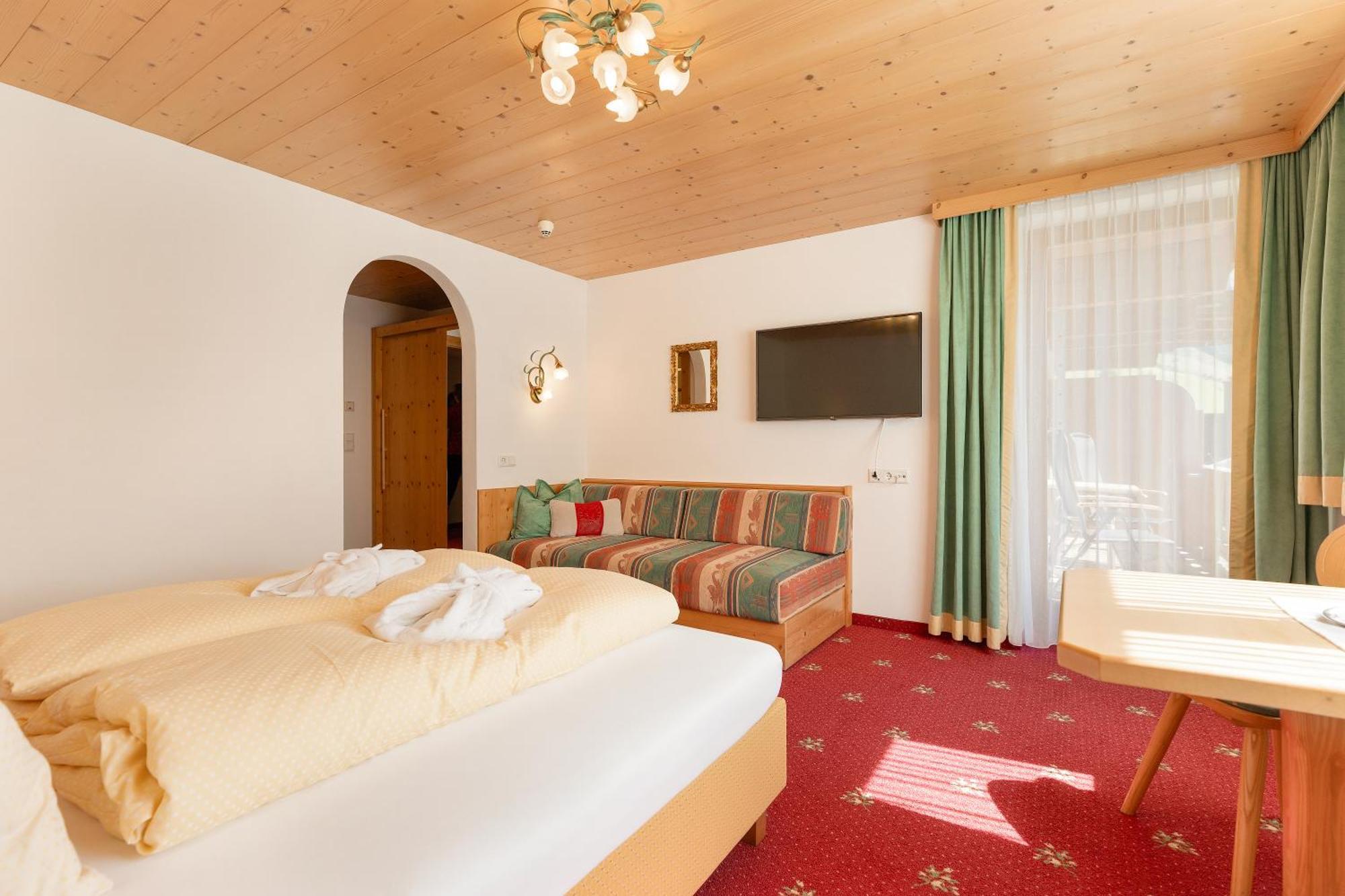 Hotel Pinzger Тукс Екстериор снимка