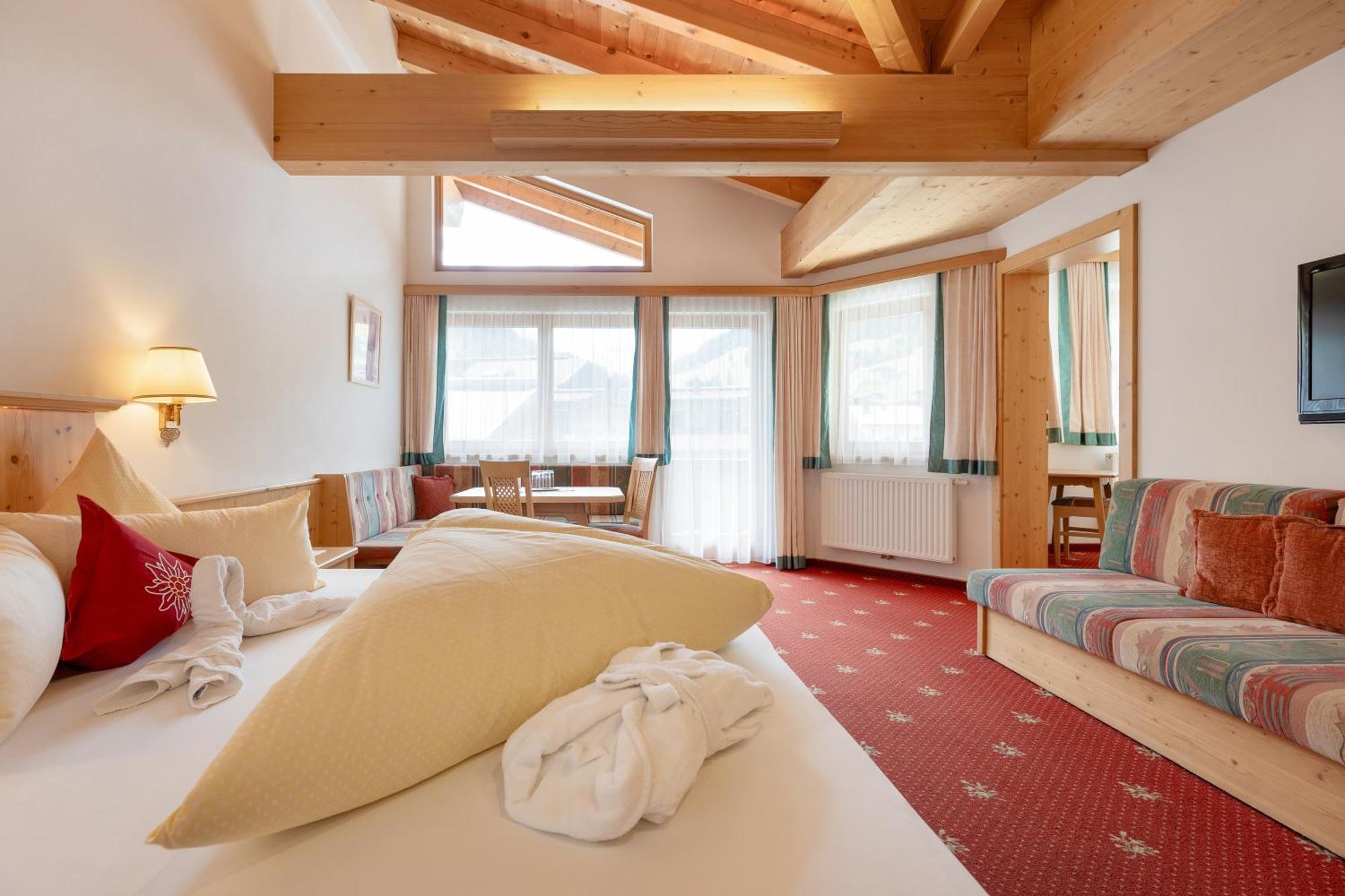 Hotel Pinzger Тукс Екстериор снимка