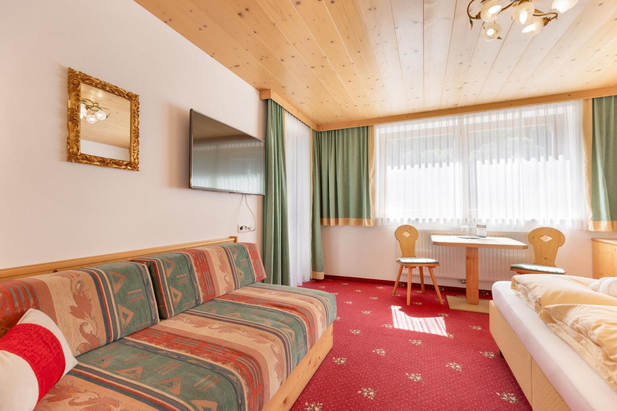 Hotel Pinzger Тукс Екстериор снимка