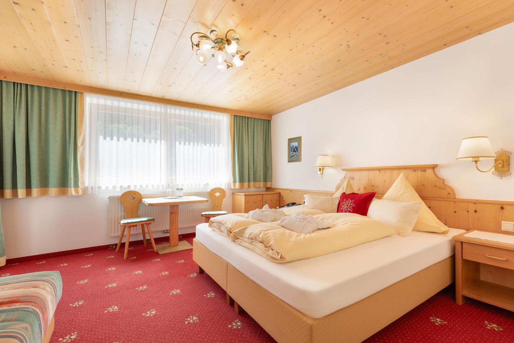 Hotel Pinzger Тукс Екстериор снимка