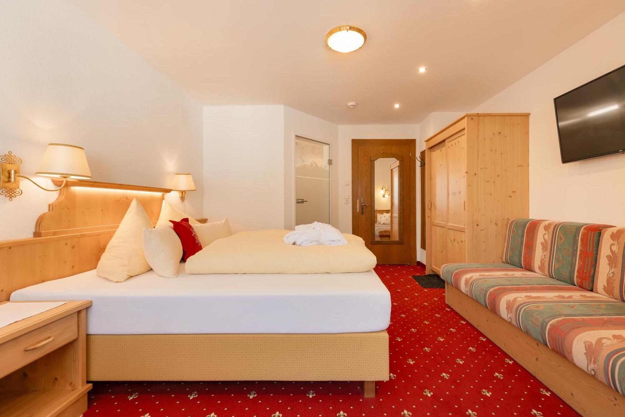 Hotel Pinzger Тукс Екстериор снимка