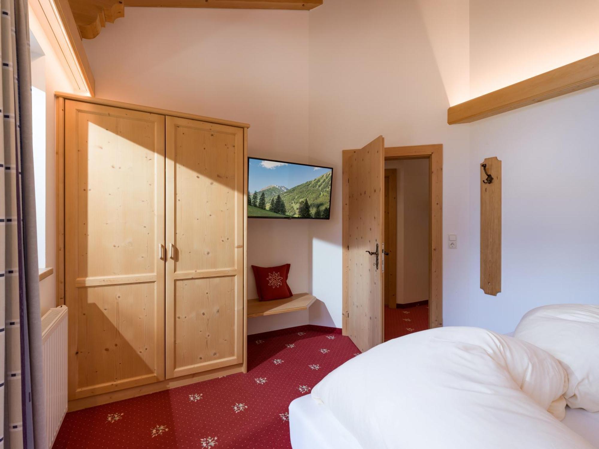 Hotel Pinzger Тукс Екстериор снимка