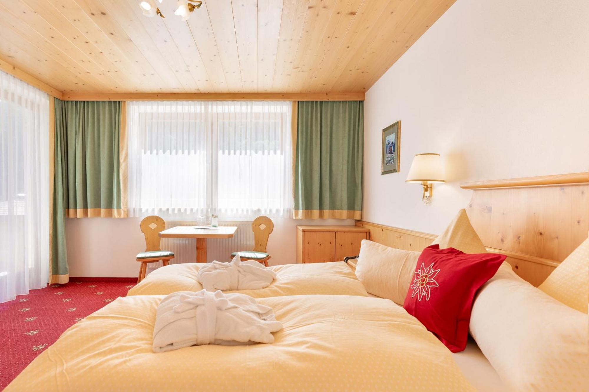 Hotel Pinzger Тукс Екстериор снимка
