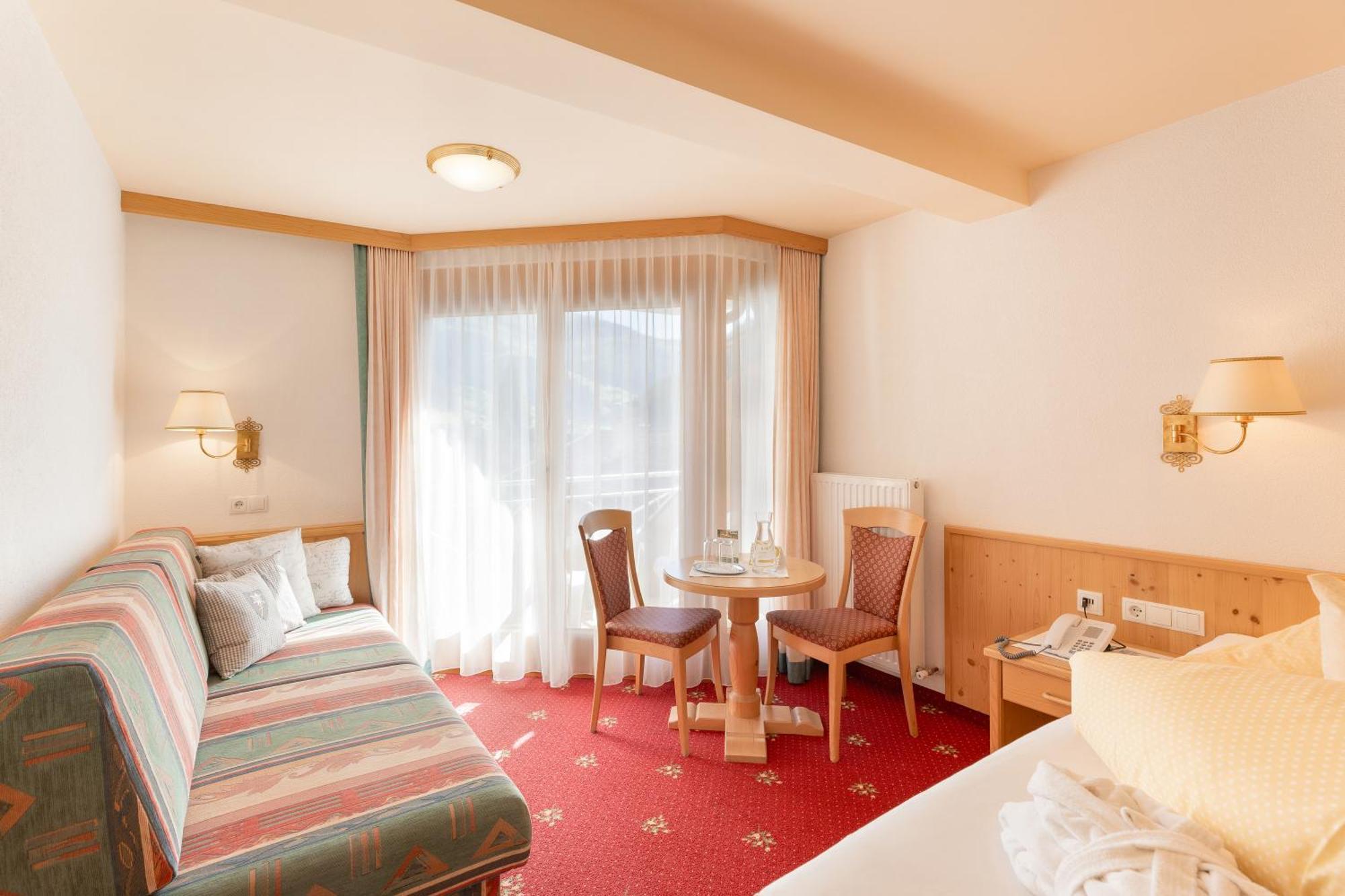 Hotel Pinzger Тукс Екстериор снимка