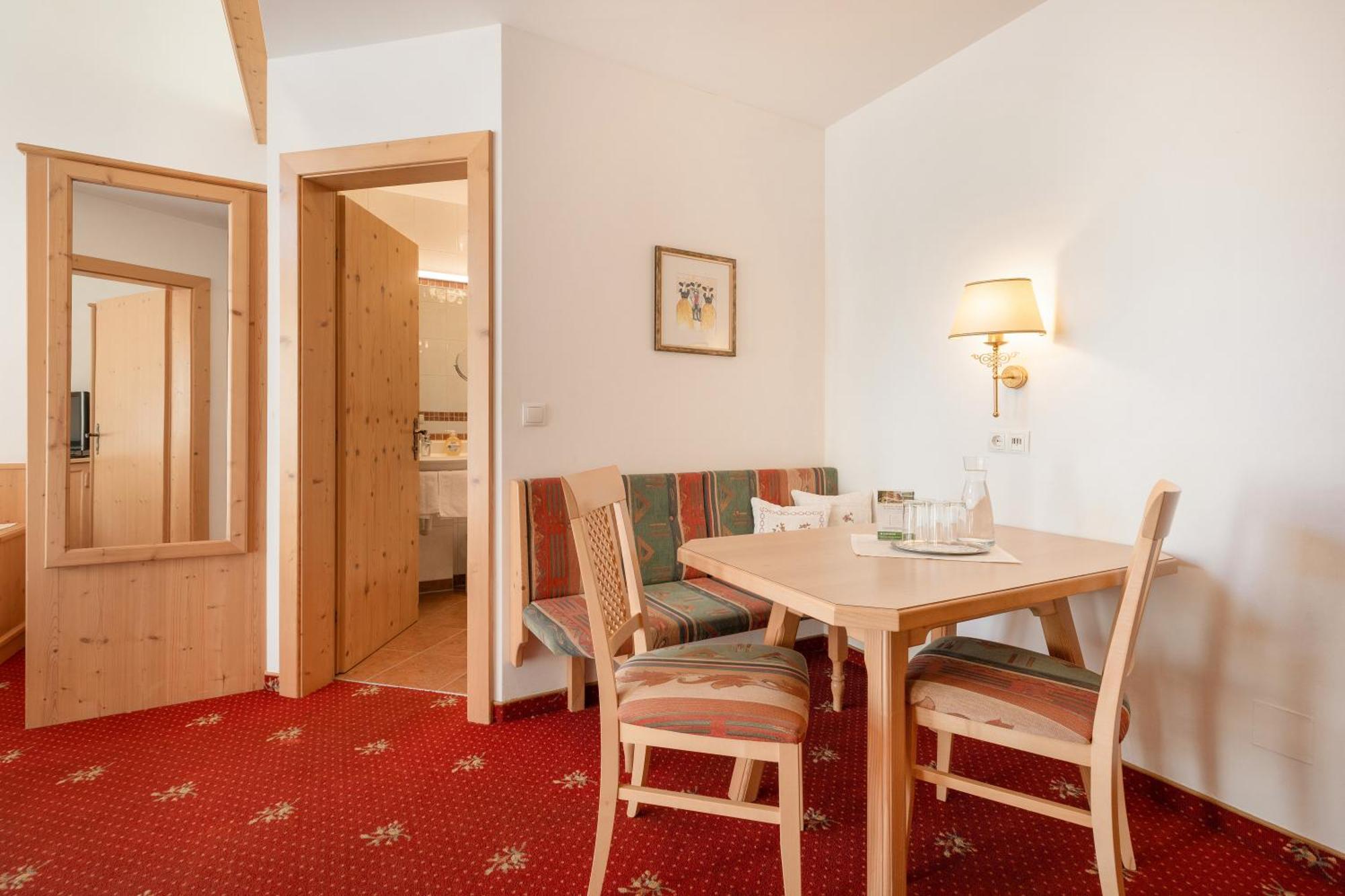 Hotel Pinzger Тукс Екстериор снимка